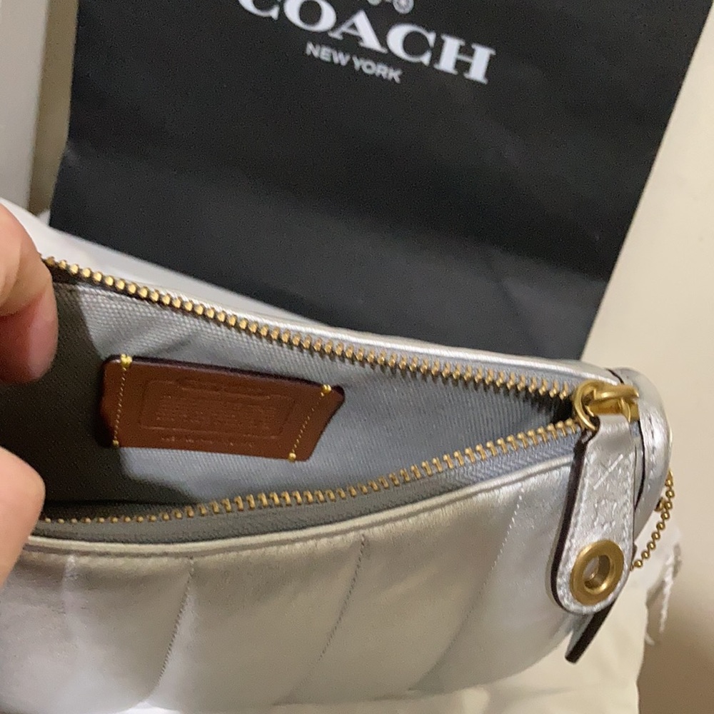 Coach Swinger silver metallic quilted leather shoulder bag - Picture 8 of 11
